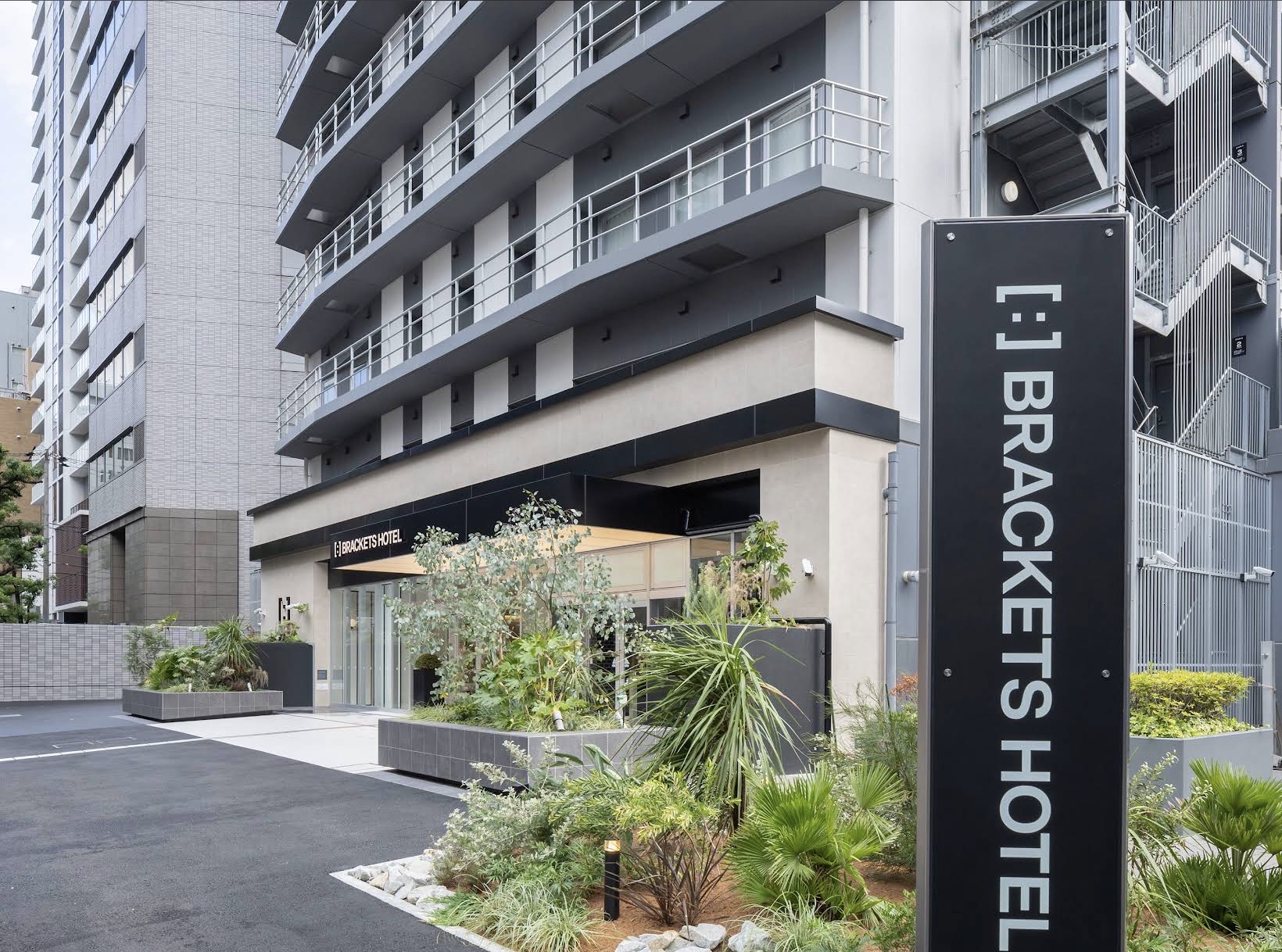 Bracket hotel Honmachi, Osaka